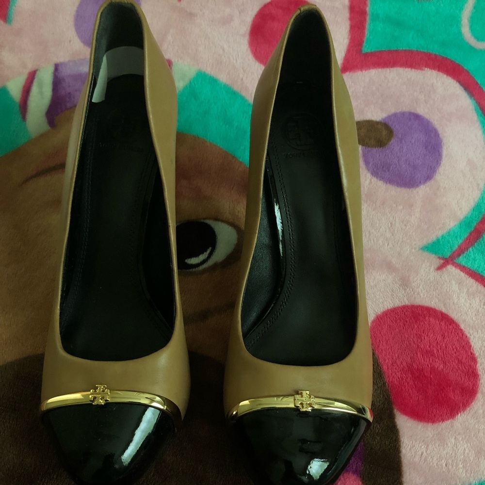 Two toned pumps